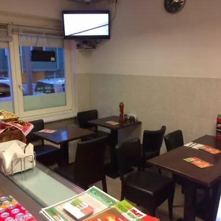 Guest House Amsterdam Hostel *