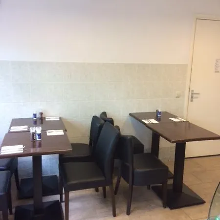 Guest House Amsterdam Hostel *